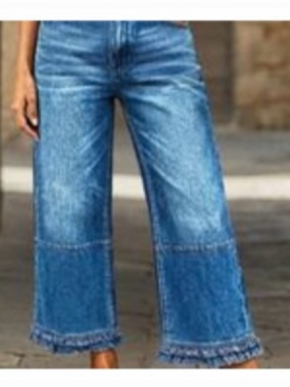 Cropped Wide-Leg Women's Jeans in Medium Blue Wash